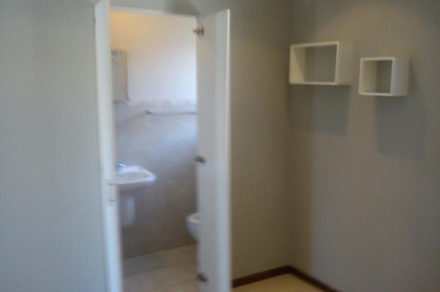 1 Bedroom Property for Sale in Sunridge Western Cape